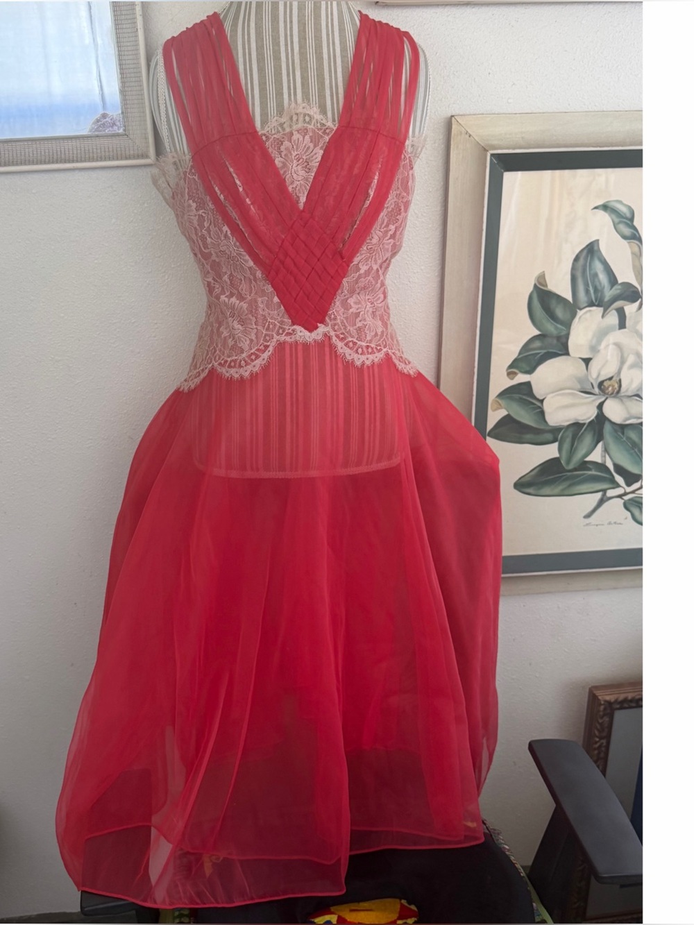 1950s "Beau Monde" Max Schwartz peignoir. True vintage nylon chiffon lace size36
